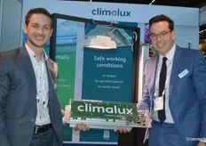 Alex Dekkers en Niels Damen van Climalux, dat vlak voor de beurs een nieuwe, in eigen beheer ontwikkelde, Power Supply Unit presenteerde.